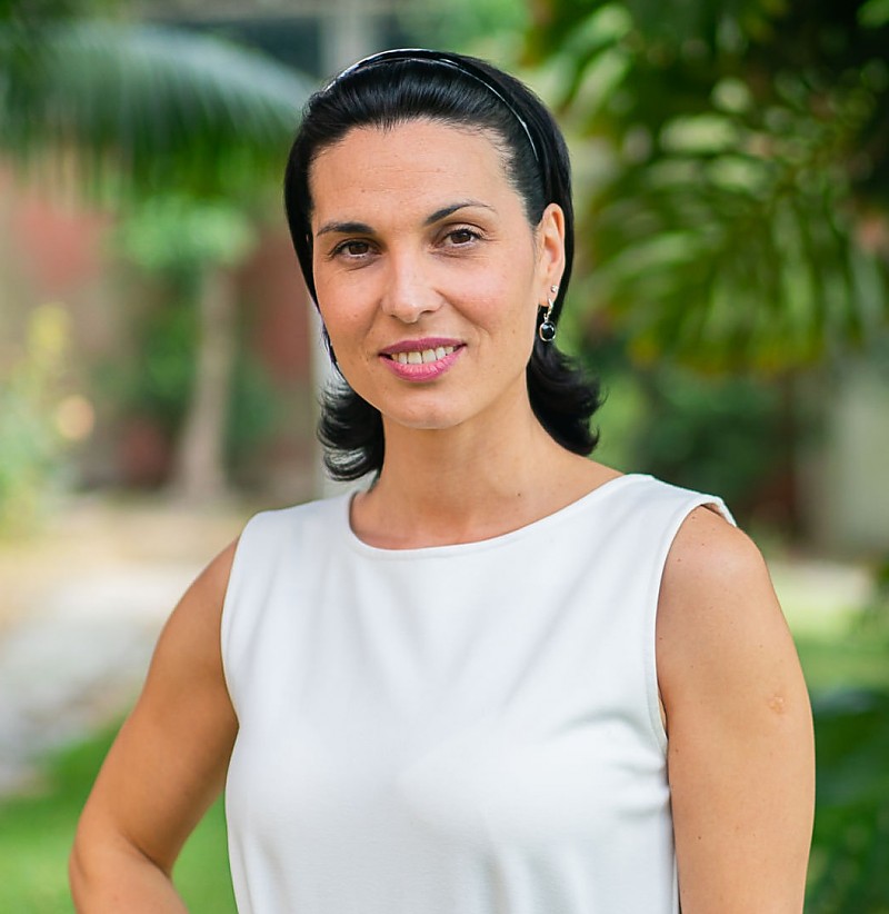 Myriam Ouaki esclarece os ouvintes do programa “Parlons Patrimoine” sobre as novas regras do Alojamento Local